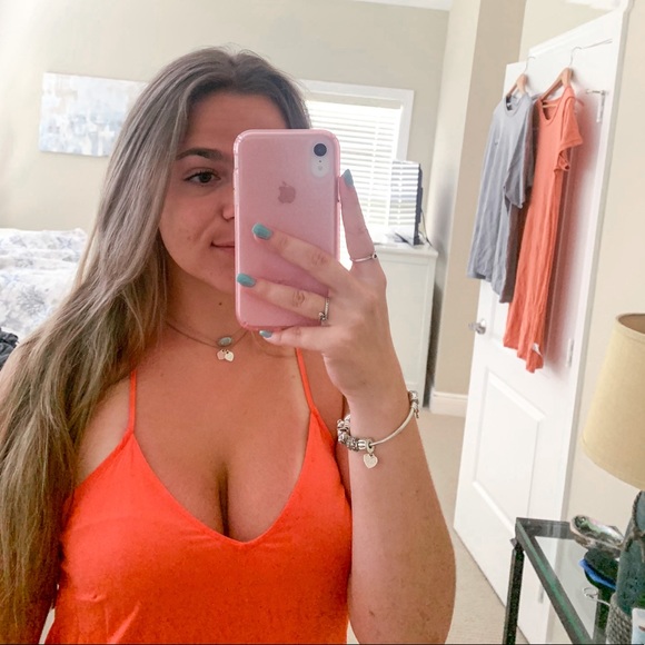 Profile Picture of Victoria Mainardi (@vmainardi) on Poshmark