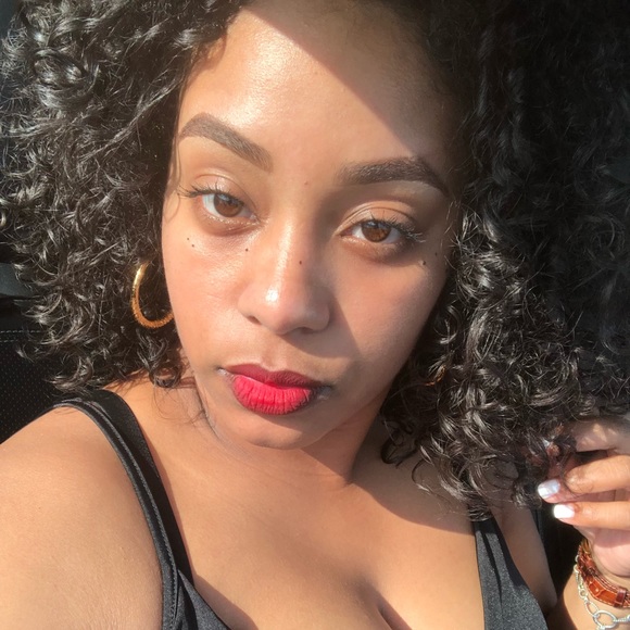 Profile Picture of Tasha Richards (@tasharichards26) on Poshmark