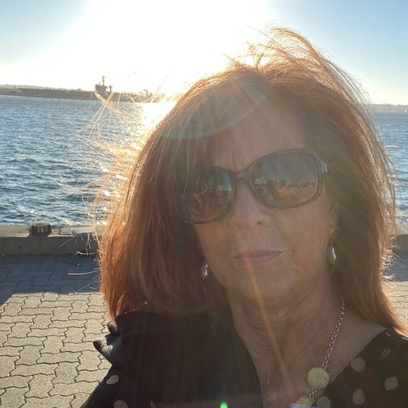 Profile Picture of Kimberly Klug (@milofios1) on Poshmark