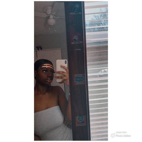 Profile Picture of Esther Olawaiye (@estherolawaiye) on Poshmark