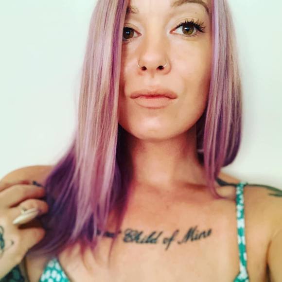 Profile Picture of Sara Albin (@sarawithout) on Poshmark