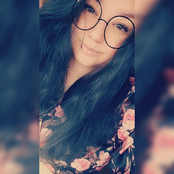 Profile Picture of Kylee Spelts (@oreo5833) on Poshmark