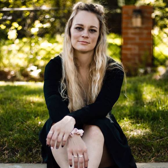 Savanna Schmidt - Poshmark Profile Picture of Savanna Schmidt (@soccer94blue) on Poshmark