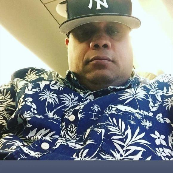 Profile Picture of Jomar Reyes (@jomar20) on Poshmark