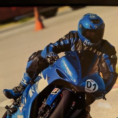Profile Picture of Mike (@LeeAcor) on Twitter