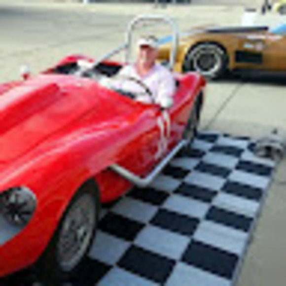 Profile Picture of Bob Wright (@bobwright11) on Poshmark