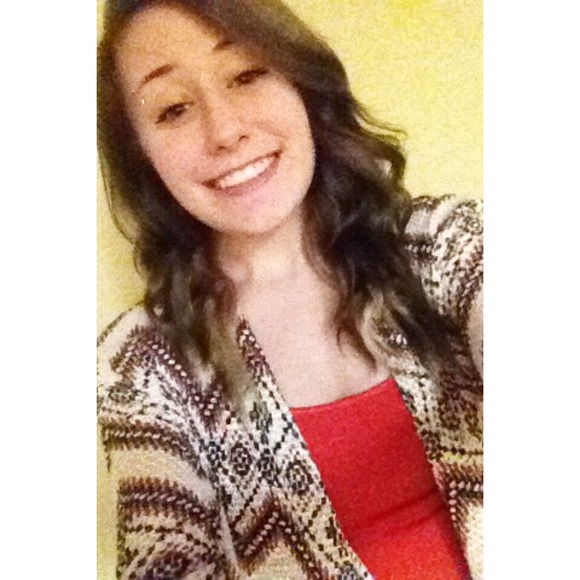 Profile Picture of Liz Cowart (@goodvibes00) on Poshmark