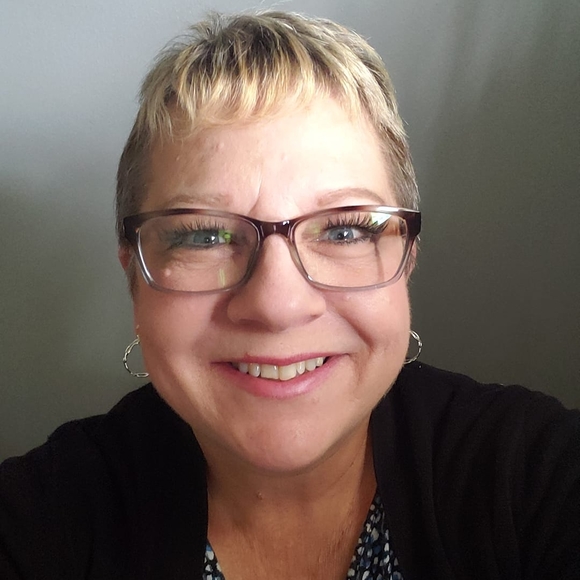 Profile Picture of Debra Sammer (@debsammer) on Poshmark