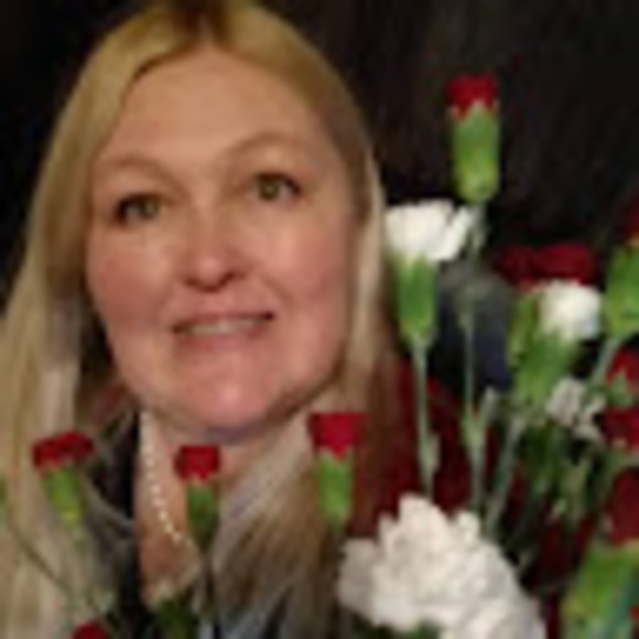 Profile Picture of Angie Belvoir (@angiebelvoir) on Poshmark