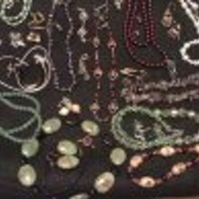 Profile Picture of Wanda Ritter Saenz (@CreateNew4U) on Twitter