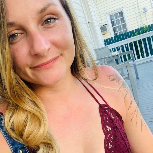 Profile Picture of Stephanie Mcgarrity (@smcgarrity88) on Poshmark