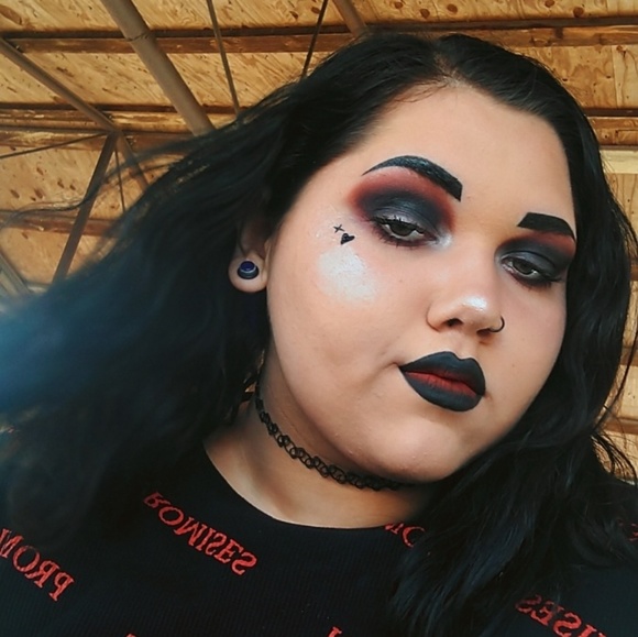 Profile Picture of Krystina Kotek (@krymotionless) on Poshmark