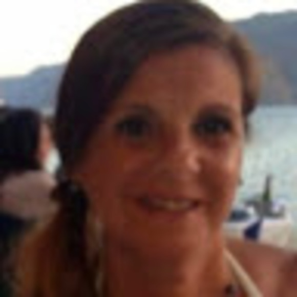 Profile Picture of Alexandra Sarcona (@asarcona) on Poshmark