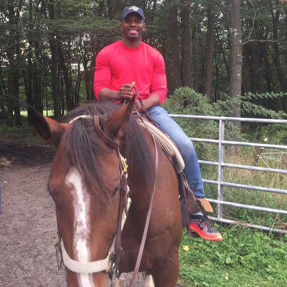 Profile Picture of Lemanuel Hawkins (@lemanuelh) on Poshmark