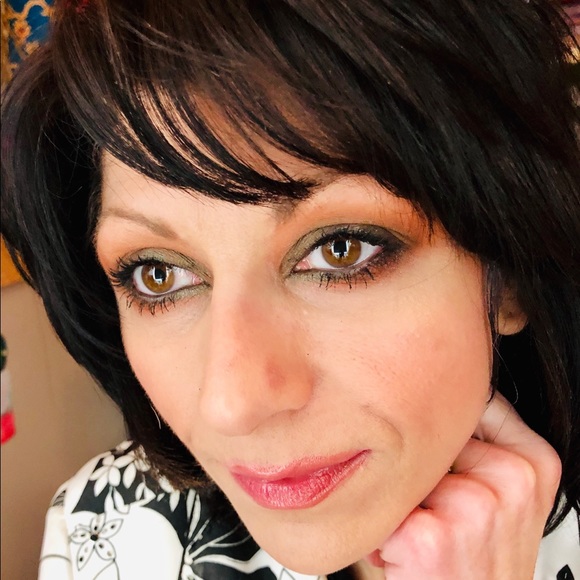 Profile Picture of Michelle Ardire (@fairygirl559) on Poshmark