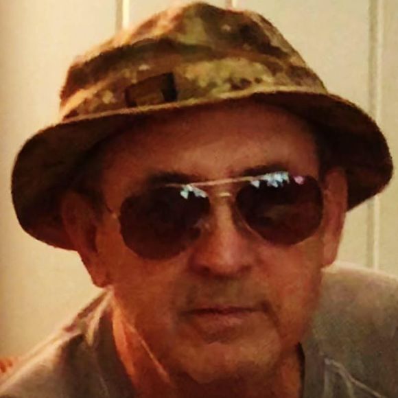 Profile Picture of Richard Harrison (@richarr55) on Poshmark