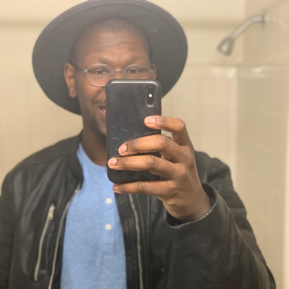 Profile Picture of Nick Kellum (@nickkellum) on Poshmark