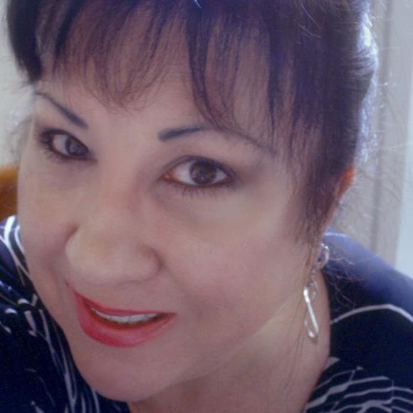 Profile Picture of Bonnie Pearce (@bonnie90505) on Poshmark