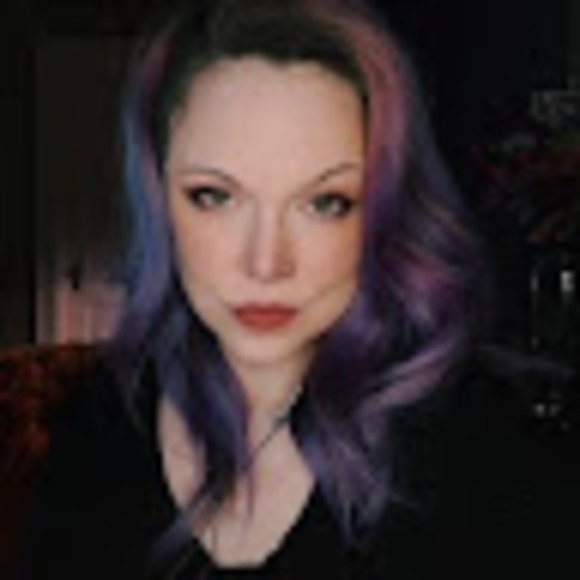 Profile Picture of Carisa Wenstrom (@ophelias_ghost) on Poshmark
