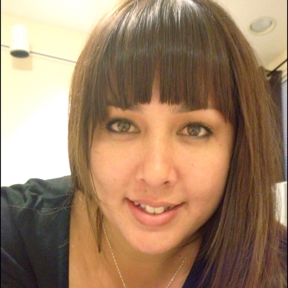 Profile Picture of Tanya Suporn (@tanyasuporn) on Poshmark