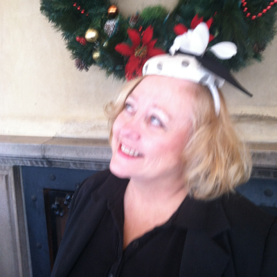 Profile Picture of Lynn Keeling (@lynnakeeling) on Twitter