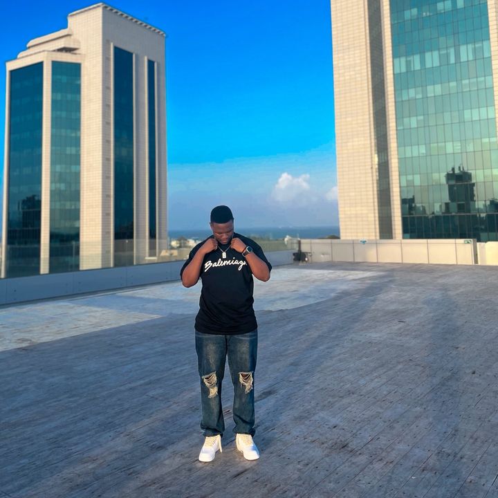 Profile Picture of Clarence😎 (@clarencejr10) on Tiktok