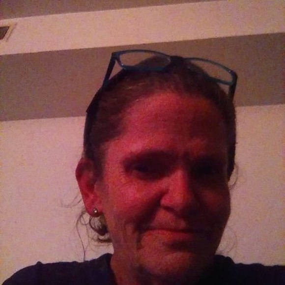 Profile Picture of Kimmiekay Schrecengost (@kimmiekay_s) on Poshmark