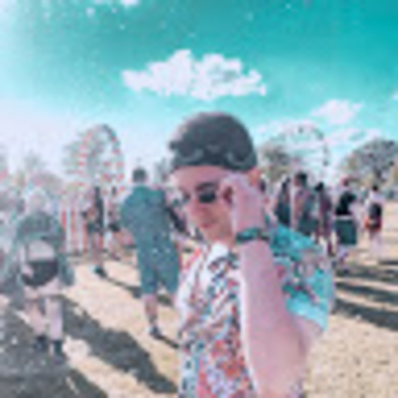 Profile Picture of Facundo Torres (@itisfacundo) on Poshmark