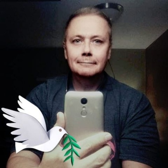 Profile Picture of Robert Yelley (@ryelley) on Poshmark