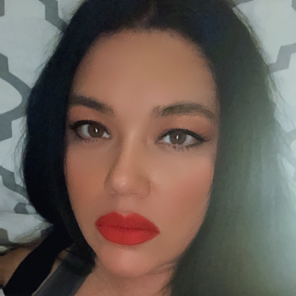 Profile Picture of Luz Beteta (@betricky) on Poshmark