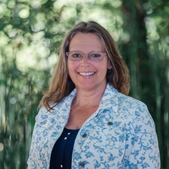 Profile Picture of Sue Kern (@suekern338) on Poshmark