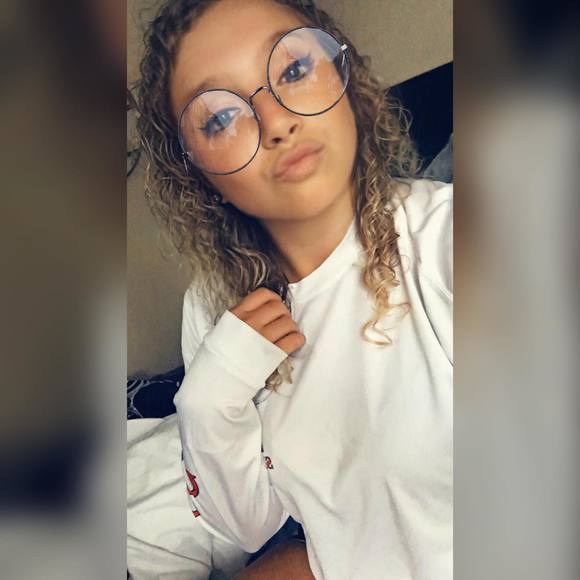 Profile Picture of Cailee Fedorczyk (@caileefed) on Poshmark