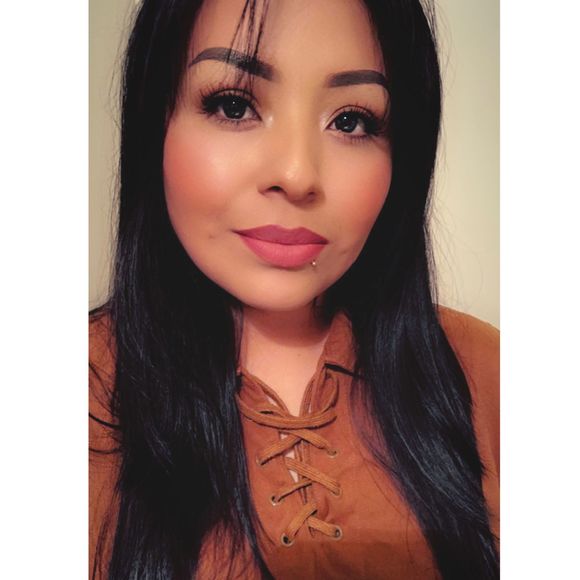 Profile Picture of Anabelly Bautista (@abautista2881) on Poshmark