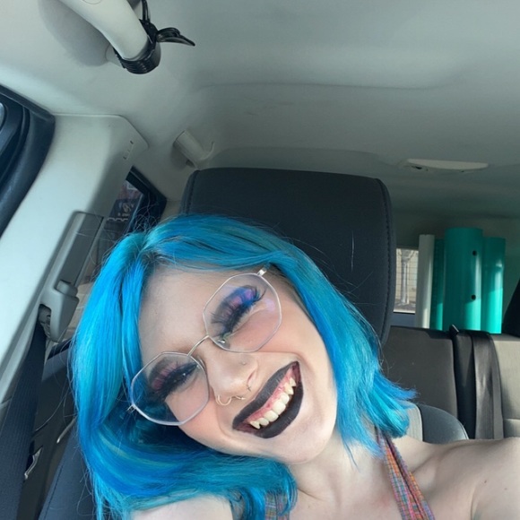 Profile Picture of Alyssa Domby (@alyssadomby5) on Poshmark