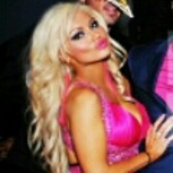 Profile Picture of Crystal Couture (@crystalcouture) on Poshmark