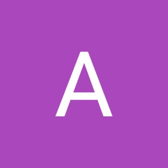 Profile Picture of Arielle Kleinman (@ariellekleinman) on Poshmark