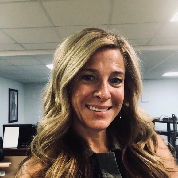 Profile Picture of Jennifer Orrico (@jenniferorrico) on Poshmark