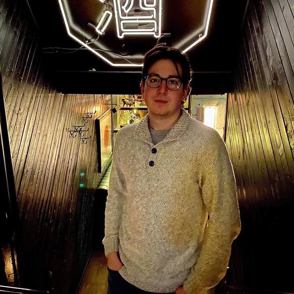 Profile Picture of Luca Schiavoni (@lucaschiavoni) on Poshmark