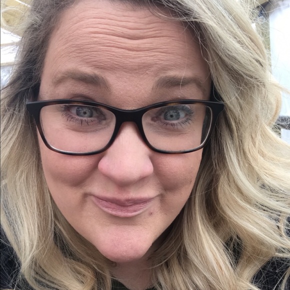 Profile Picture of Amanda Mccubbin (@amandacarol42) on Poshmark