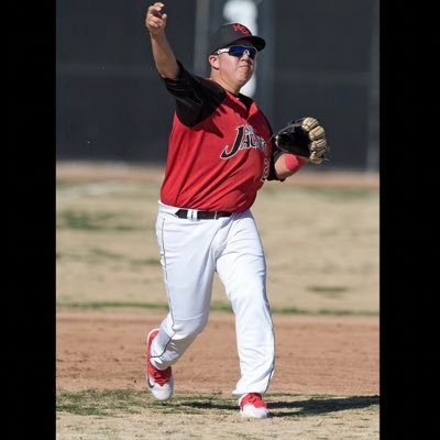 Profile Picture of Mike (@Mikelara44) on Twitter