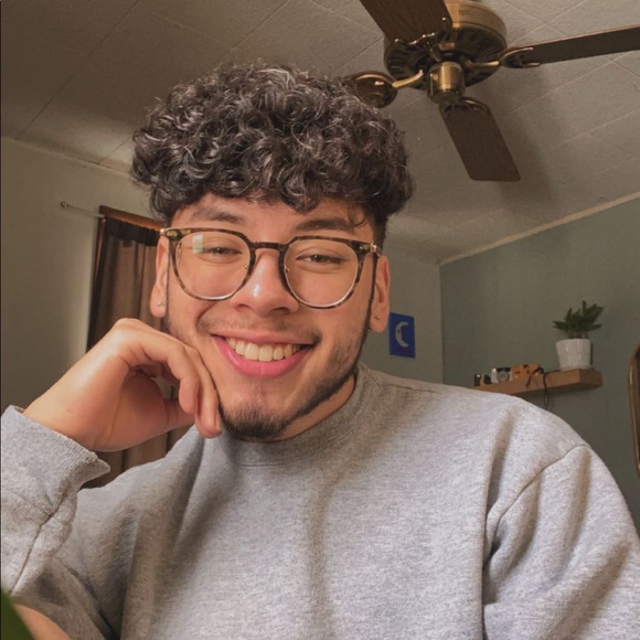 Profile Picture of Eric Bahena (@ericbahena) on Poshmark