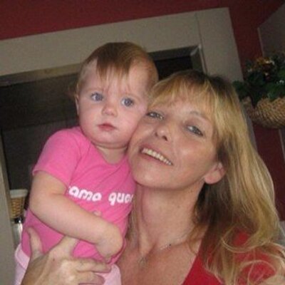 Profile Picture of Debbie (@debbieloo99) on Twitter