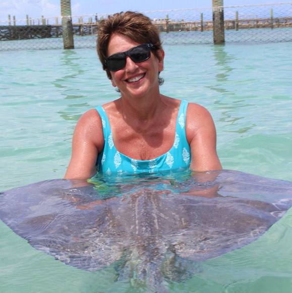 Profile Picture of Kelly Steece (@kellysteece) on Poshmark