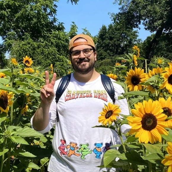 Jesse Deschaine - Poshmark Profile Picture of Jesse Deschaine (@jessedeschaine) on Poshmark