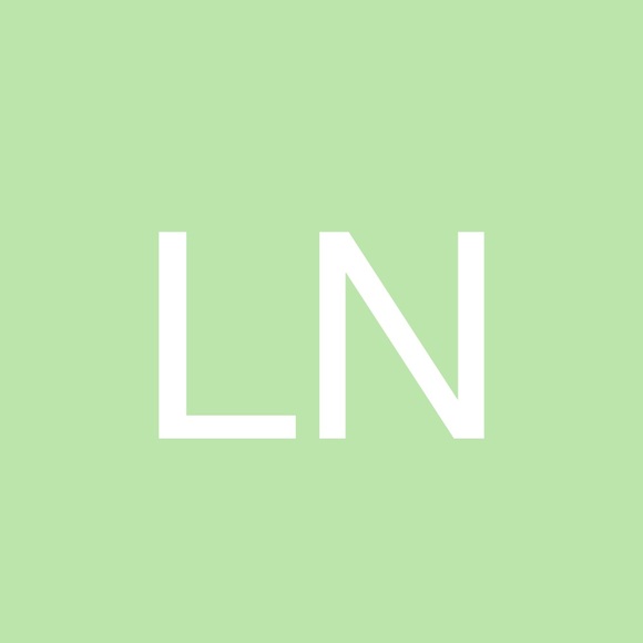 Profile Picture of Lindsay Nebgen (@lindsaynebgen) on Poshmark