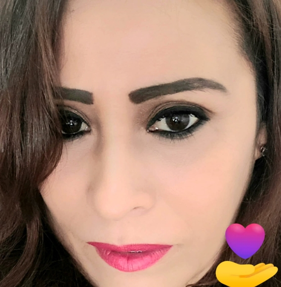 Profile Picture of Paula Arango (@paulaelia1976) on Poshmark