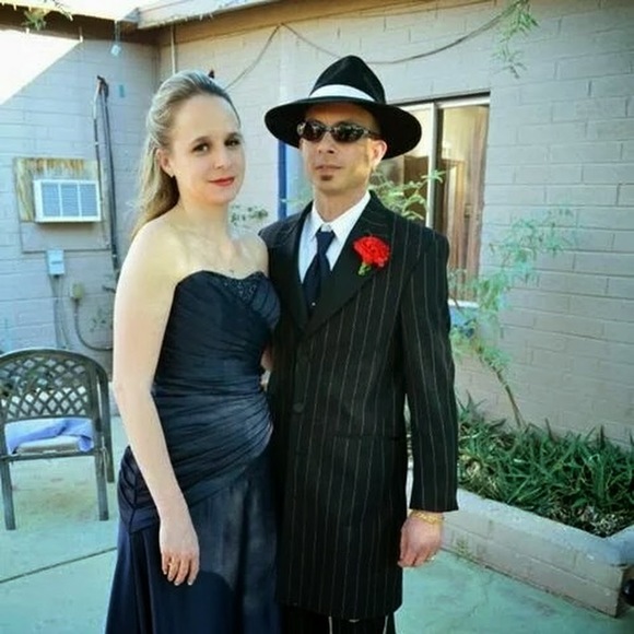 Tiffany Giannoulis - Poshmark Profile Picture of Tiffany Giannoulis (@socalgirl1100) on Poshmark