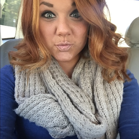 Profile Picture of Madi Wood (@maddog2195) on Poshmark