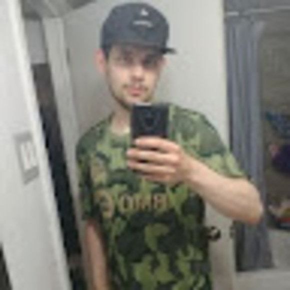 Austin Coyle - Poshmark Profile Picture of Austin Coyle (@austincoyle858) on Poshmark