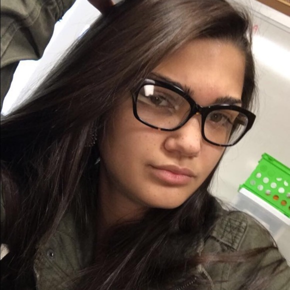 Profile Picture of Raven Locklear (@rlocklearr) on Poshmark